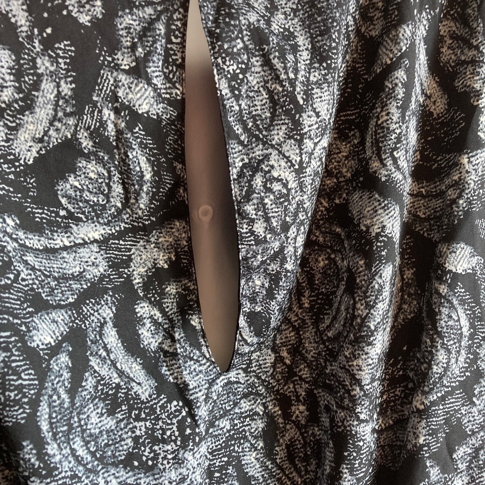 H&M SIZE 4 DRESS - Picture 8 of 10